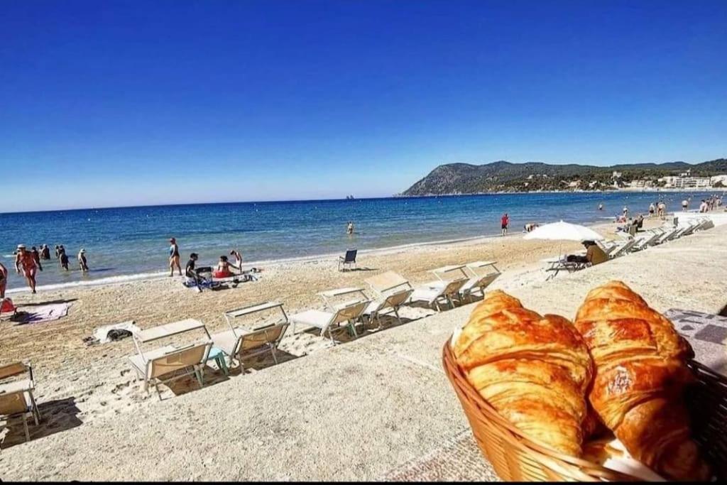 T2 Avec Clim Et Terrasse Vue Mer, Les Sablettes ลาแซน-ซูร์-แมร์ ภายนอก รูปภาพ